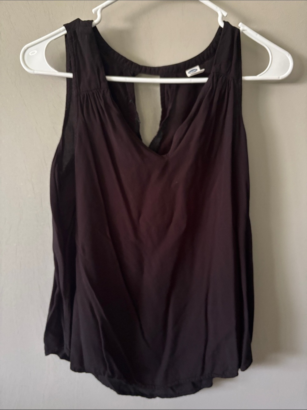 Old Navy Black Sleeveless V-Neck Camisole